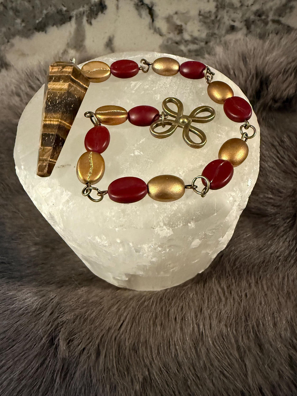 Tiger's Eye Pendulum: Beaded Divination Tool with Celtic Knot