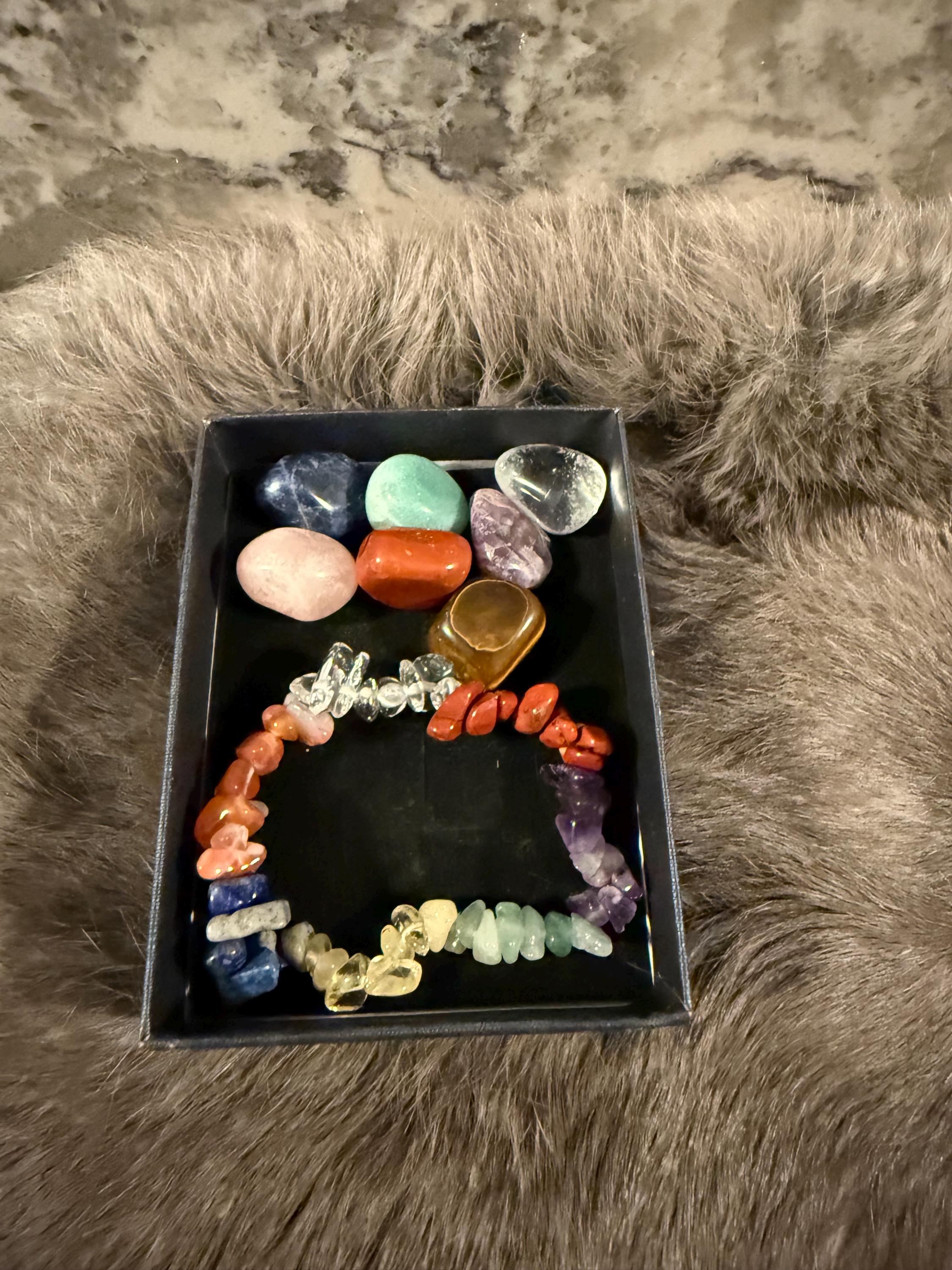 Chakra Stone Gift Set: 7 Gemstone Tumbles and Gemstone Chip Bracelet