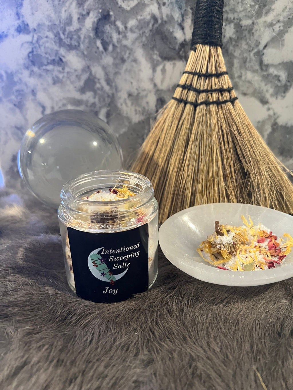 Herbal Sweeping Salts: Cleansing Ritual, Witchy Home Warding