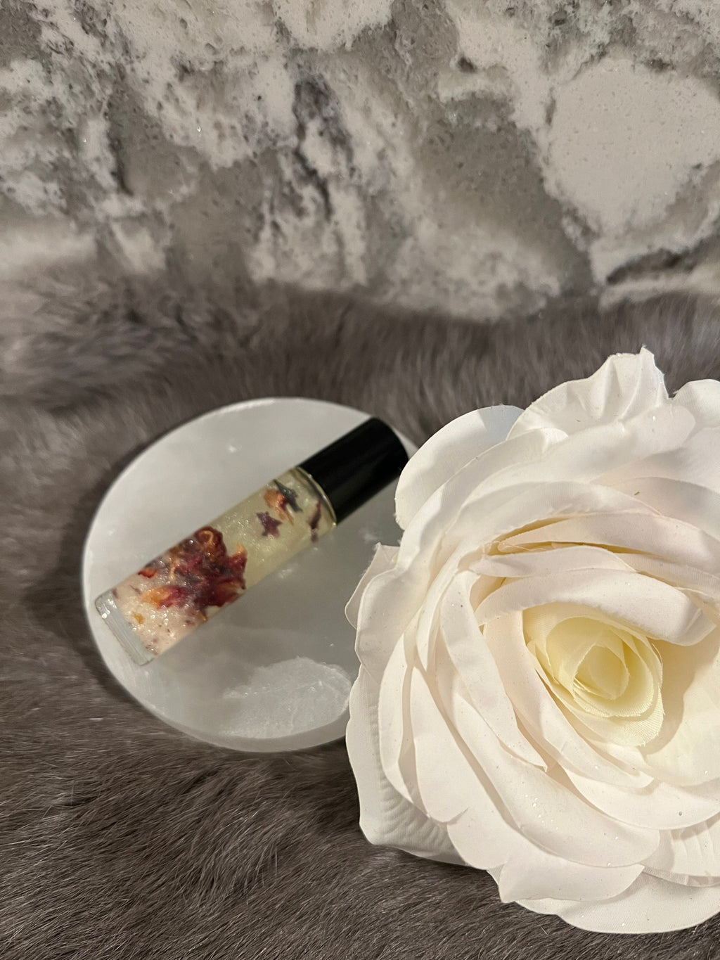 Rose Quartz Love Spell Oil – Herb Infused Attraction Oil
