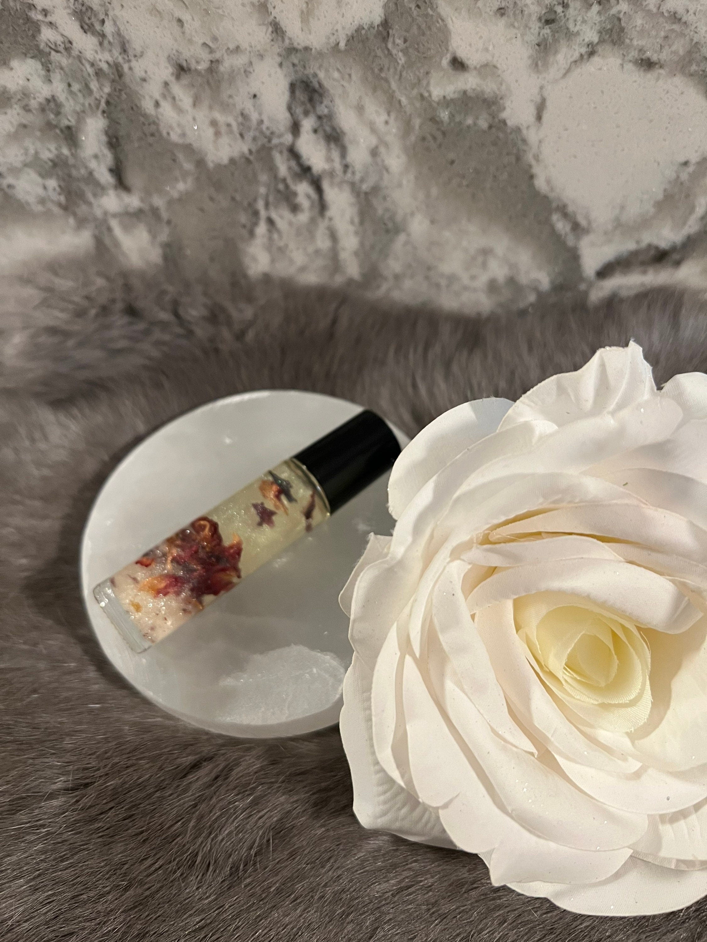 Rose Quartz Love Spell Oil – Herb Infused Attraction Oil