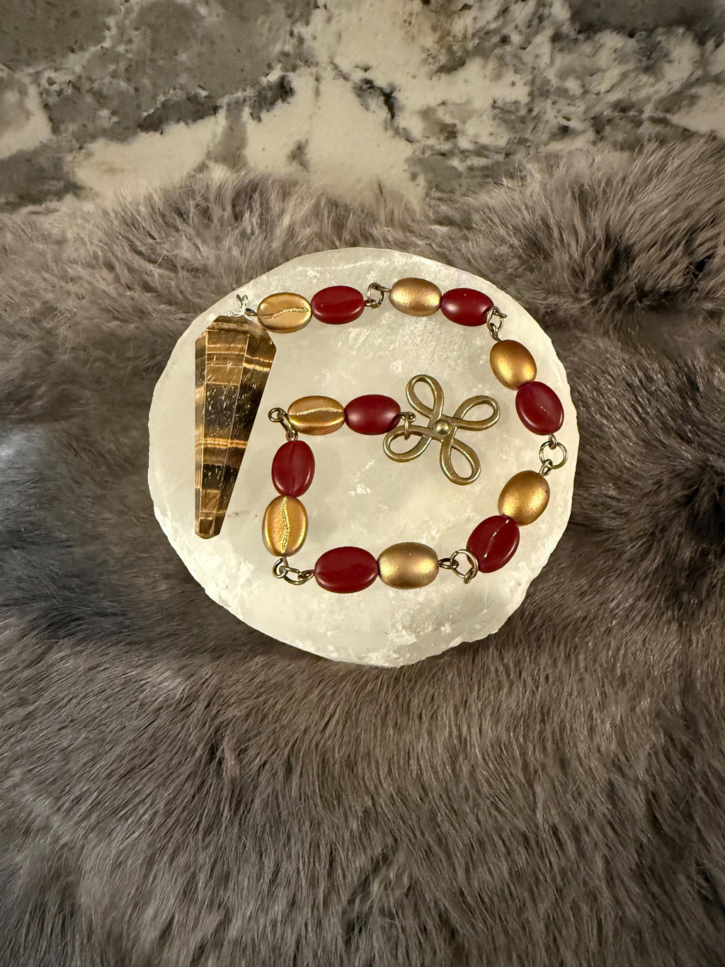 Tiger's Eye Pendulum: Beaded Divination Tool with Celtic Knot