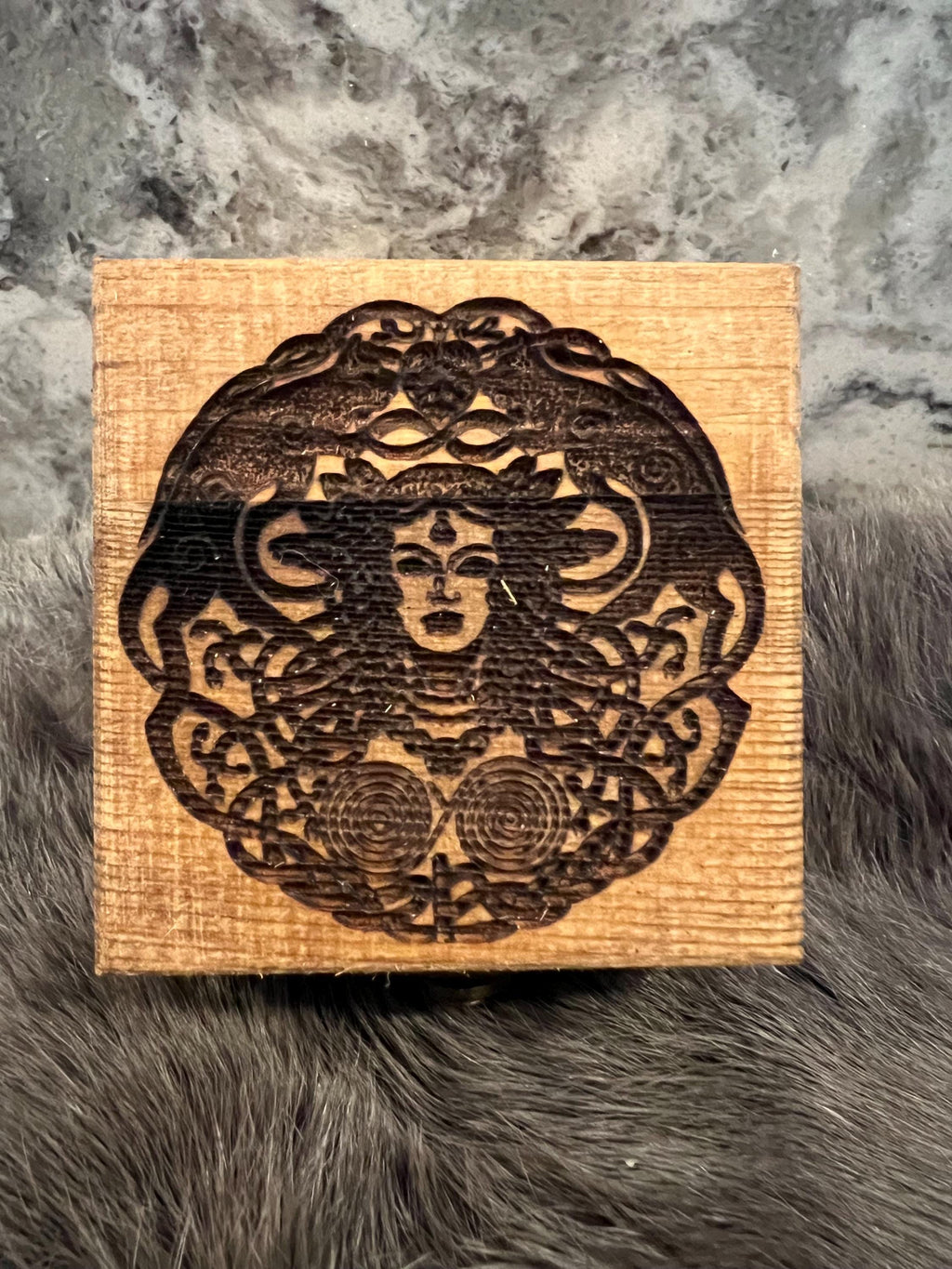 Rose Quartz Elder Futhark Rune Set – Etched Gold, Freya Box
