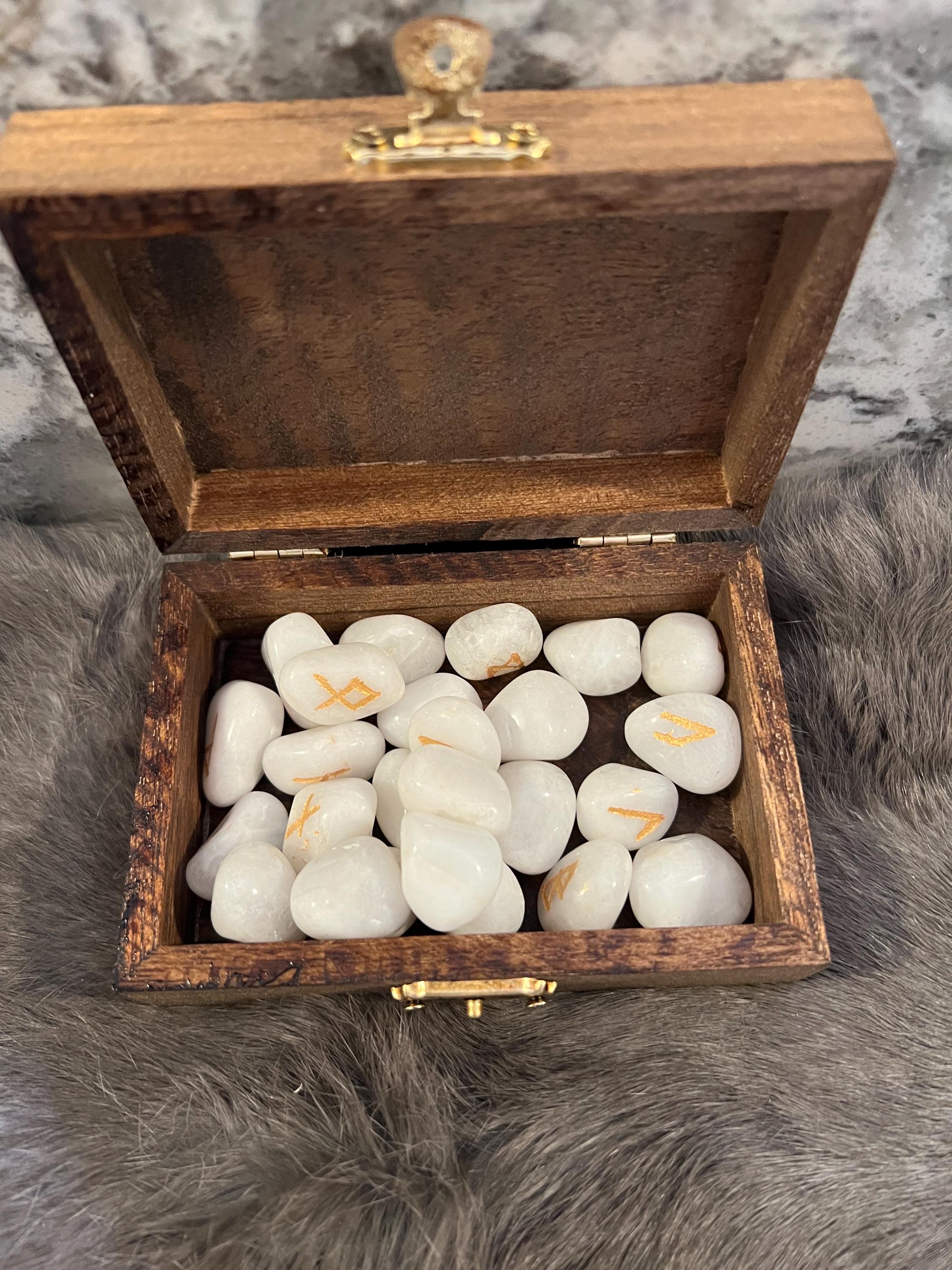 Quartz Elder Futhark Rune Set – Viking Divination Runes with Vegvisir Box