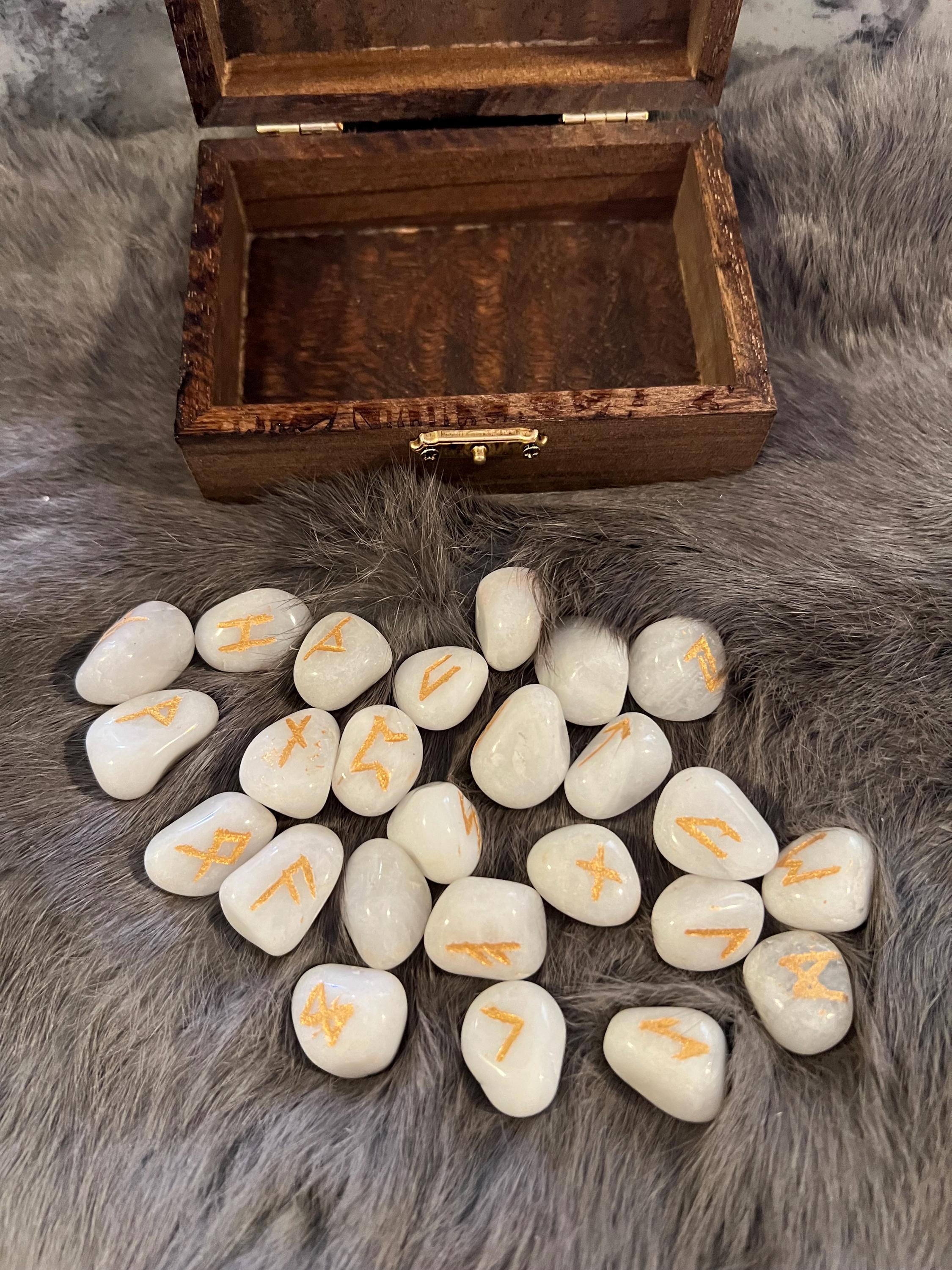 Quartz Elder Futhark Rune Set – Viking Divination Runes with Vegvisir Box