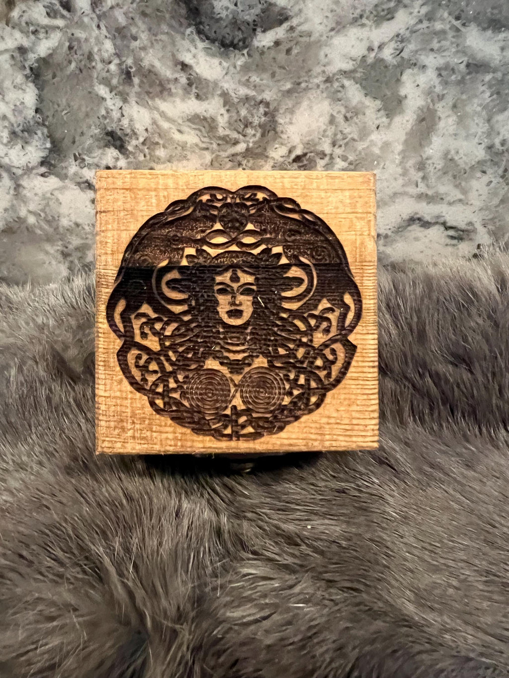 Rose Quartz Elder Futhark Rune Set – Etched Gold, Freya Box