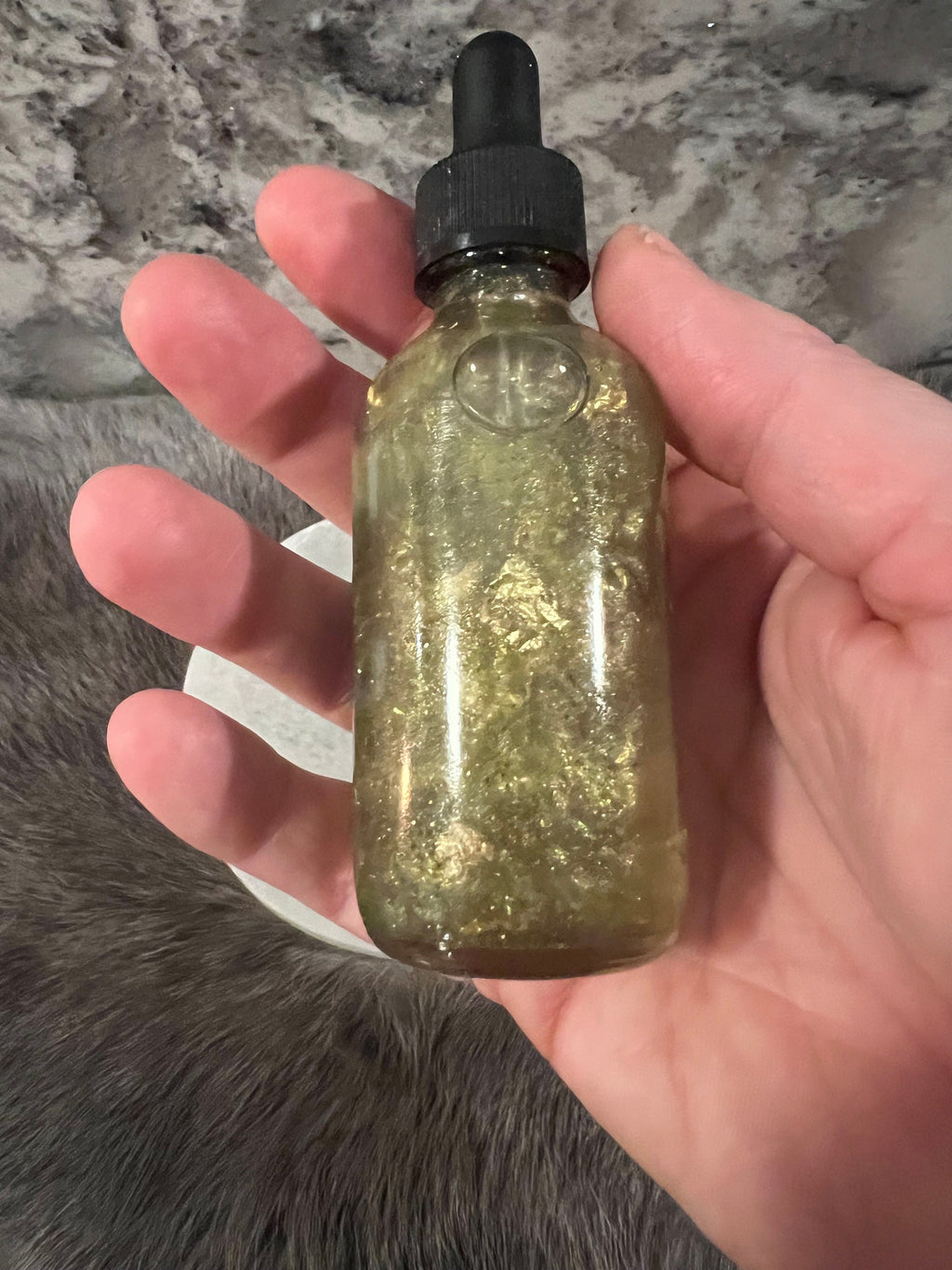 Manifesting Money Spell Oil: Gold Flakes, Jade & Peridot Infused (2oz)